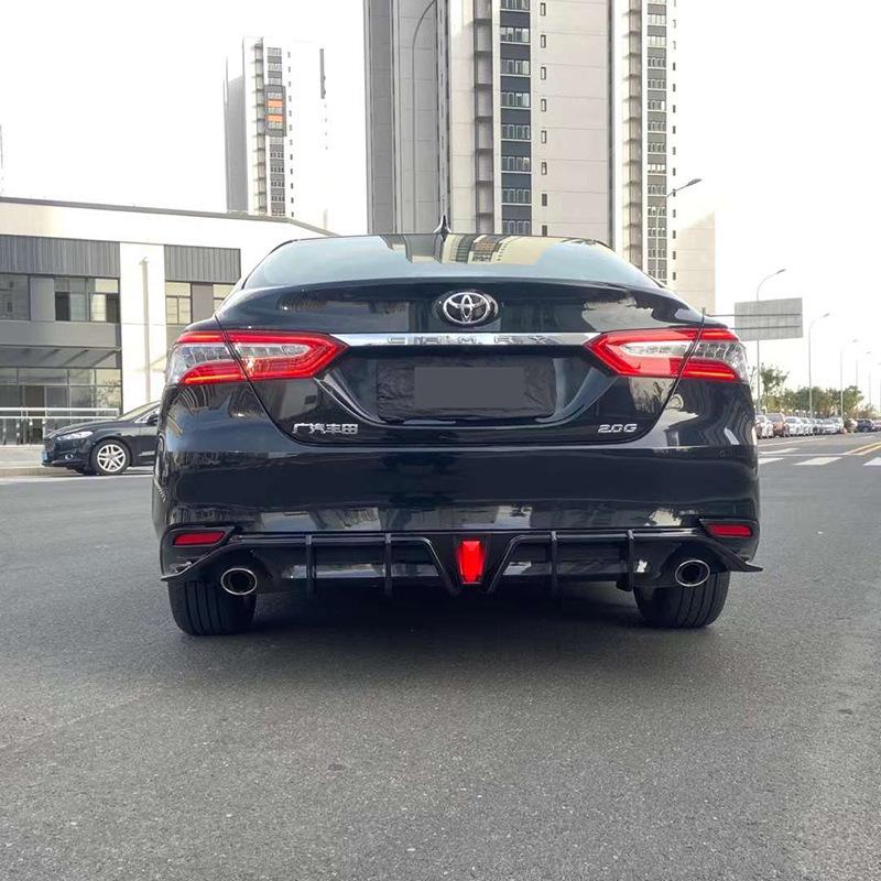 18-22 Toyota Camry 8th Gen Sport Rear Lip with Navigation Lights Glossy Black
