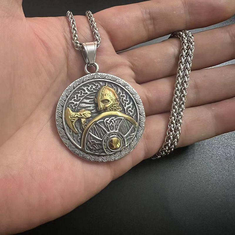 Vysoko kvalitný štít Viking Warrior Axe Shield Titánový oceľový prívesok pre mužov Náhrdelník z nehrdzavejúcej ocele Strieborné šperky Hip Hop Street
