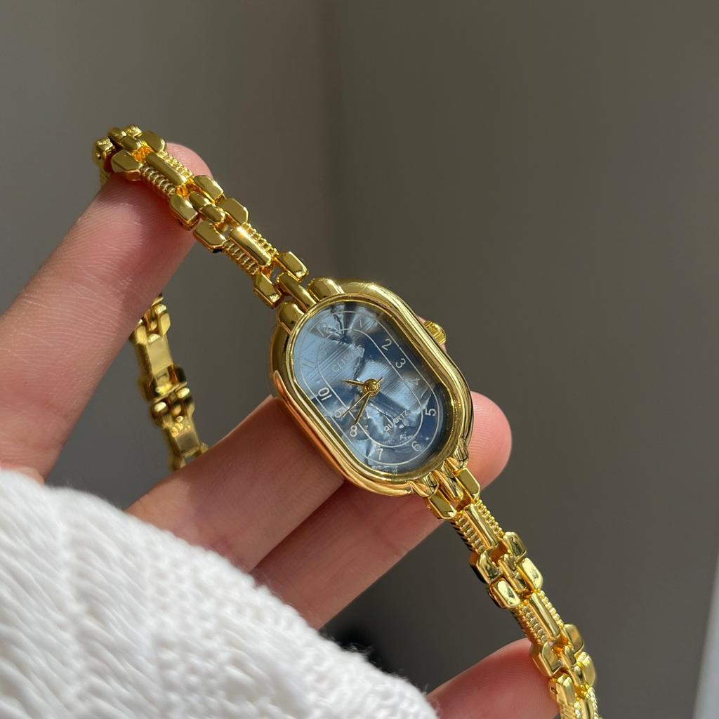New Retro Gold Bracelet Women's Watch Light Luxury Ladies Wristwatch Fashion Waterproof Women's Quartz Watches Montre Femme
