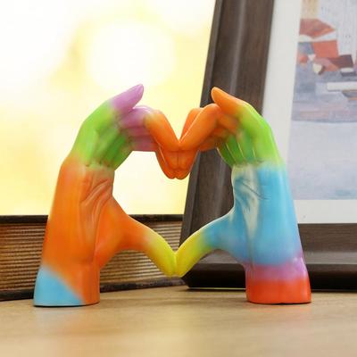 Hars Liefde Sculptuur Regenboog Liefde Gebaar Beeldje Hartvormige Sculptuur voor Huis Kantoor Decoratie Handbeeld Ornament