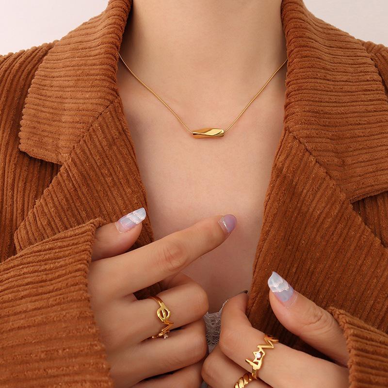 Elegant Geometric Clavicle Necklace - Non-fading, Versatile, High-Class Design for Women