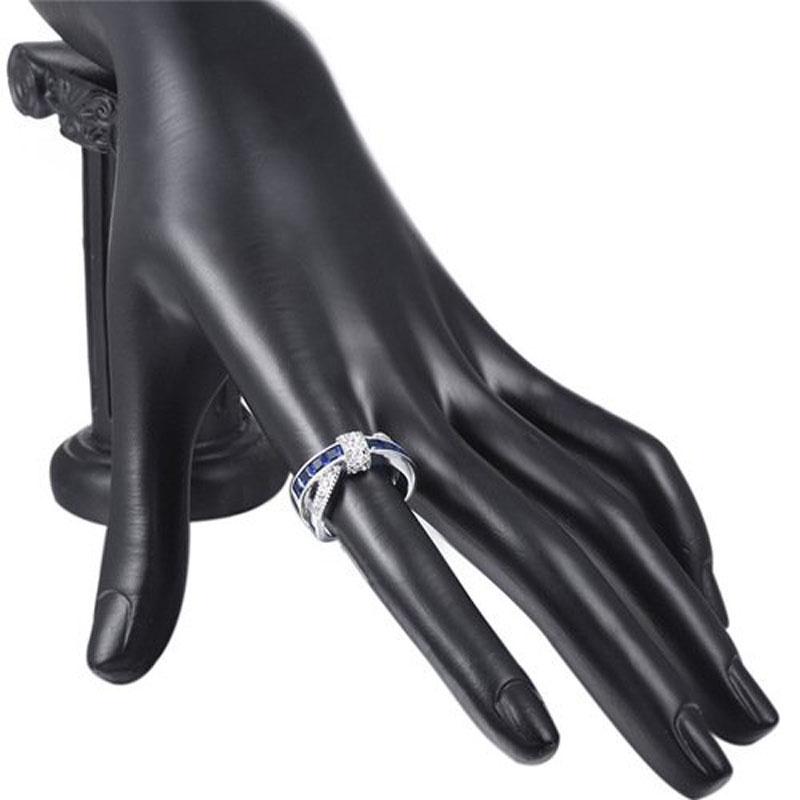 Bague Géométrique en Cuivre avec un Superbe Design de Croix en Zircon de Plusieurs Couleurs Élégantes