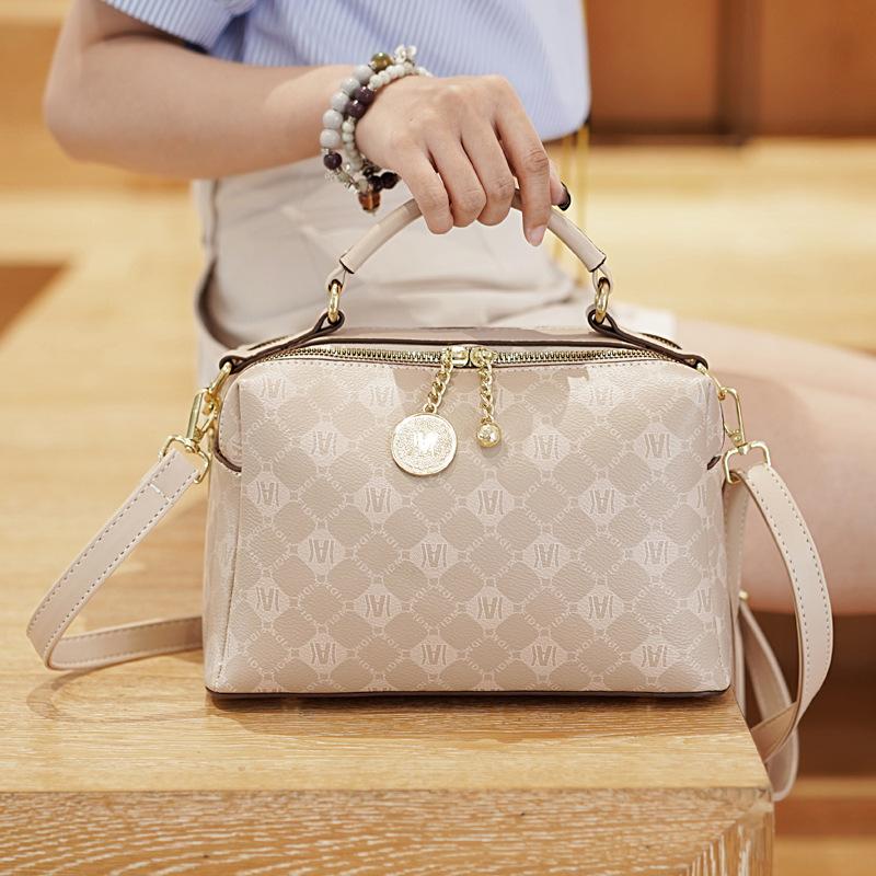 Bag women's bag 2025 new handbag flower simple shoulder messenger bag pillow bag large capacity bag trendy explosion