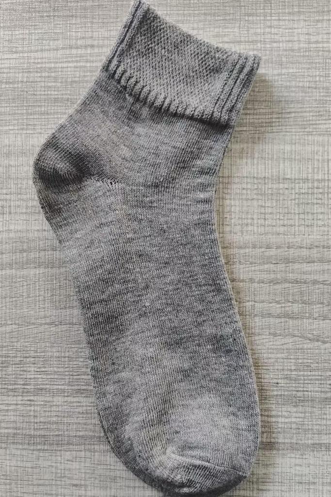 Unisex Mid-Tube Sports Socks - Black, White, Gray, Soft Cotton, Simple Design