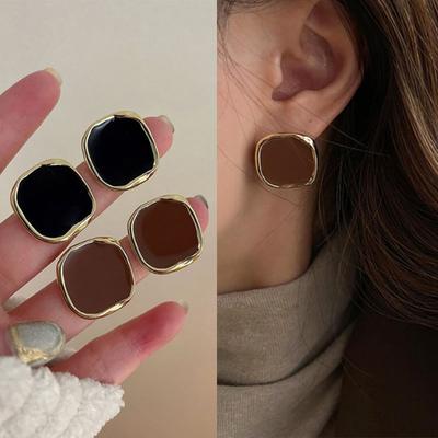 Retro Irregular Square Earrings Cool Style High-end Fashion Versatile Light Luxury Earrings