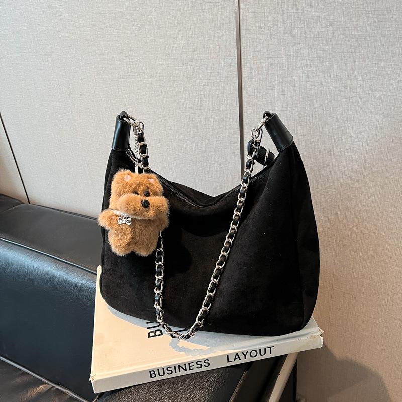 Fashion commuter large-capacity chain underarm bag women's 2025 new autumn and winter simple versatile tote bag shoulder bag