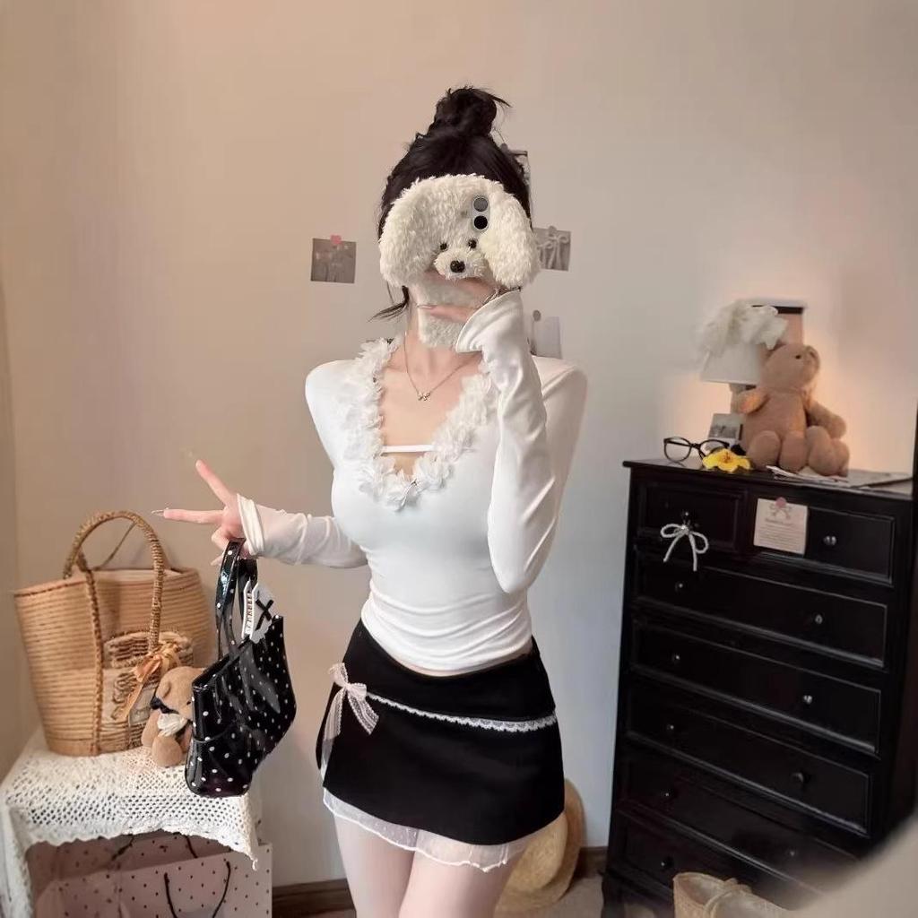 Korean Style Sweet V-Neck Lace Long-Sleeve Women's Top - Simple, Versatile, Solid Color for Autumn/Winter