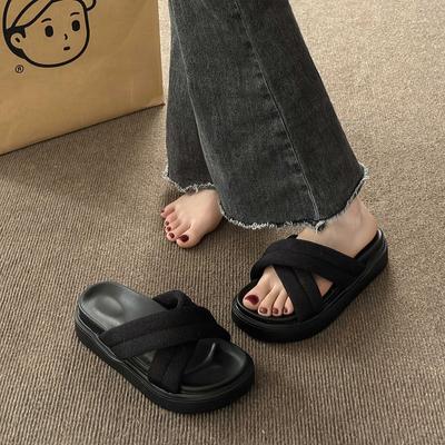 Thick Sole Feet Feeling Slippers for Women's Summer Outwear 2024 New Versatile Step On Sandals Roman Sandals