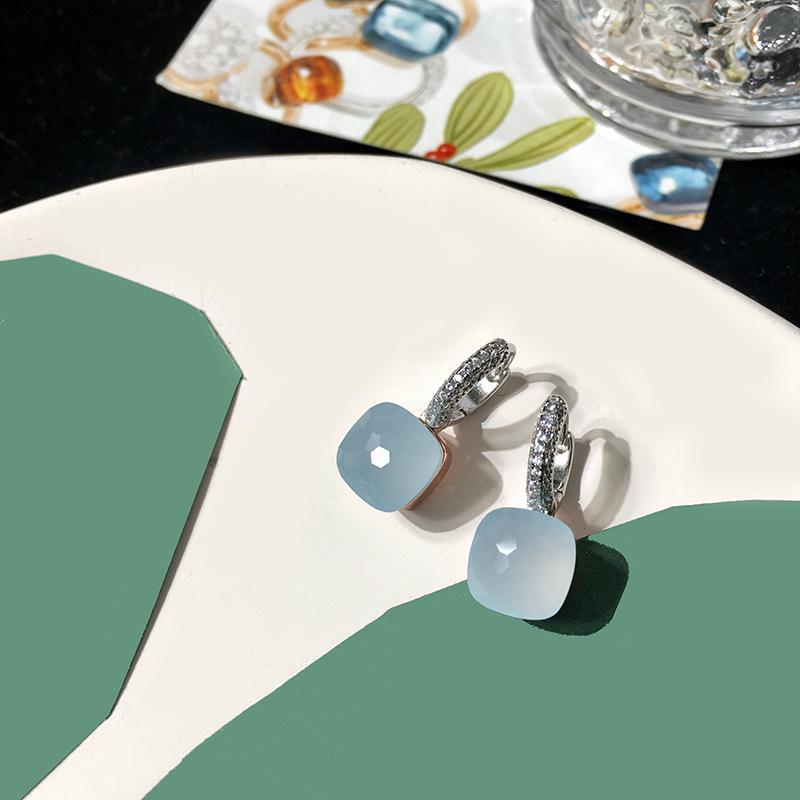 Náušnice puzetky z křišťálu a stříbra S925 ve stylu celebrit – Houbová hlavička s kamenem čtvercového tvaru v barvě bonbónu, zdobená diamanty