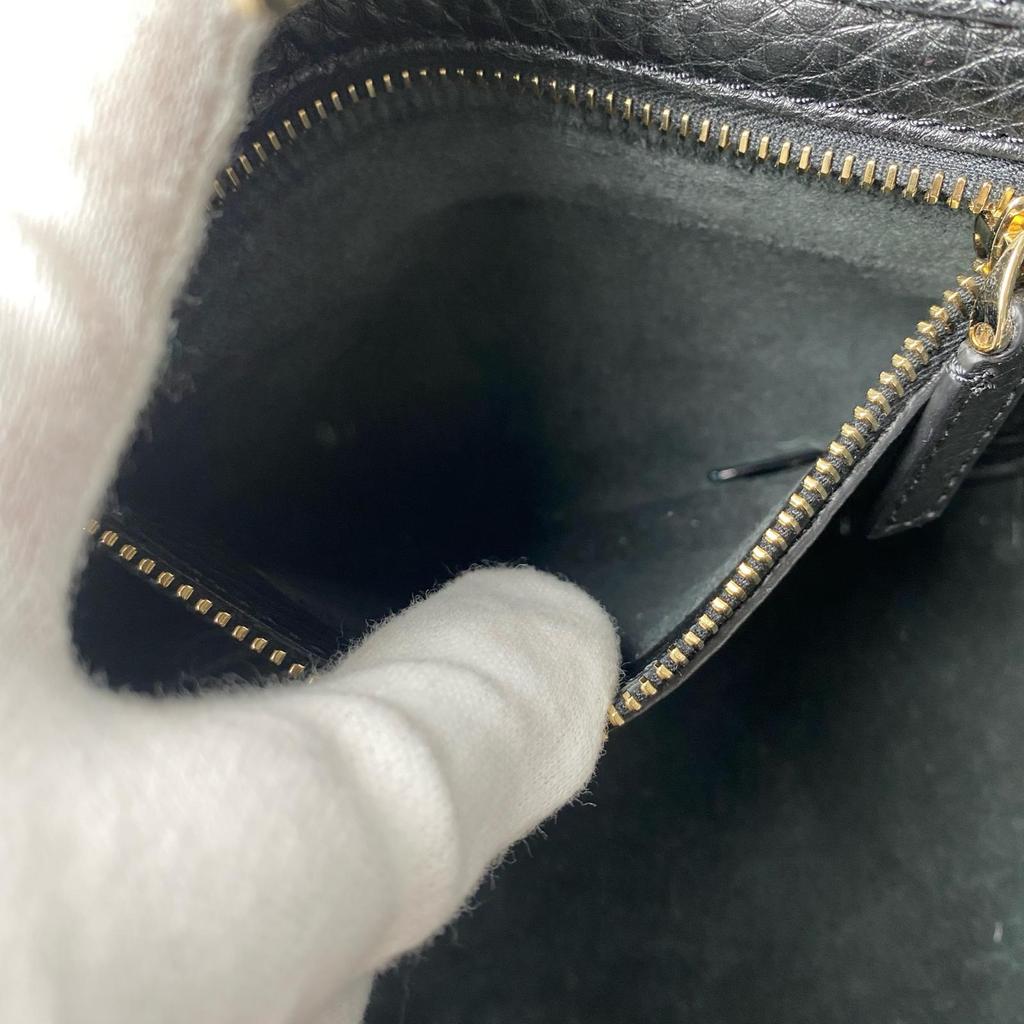 Used VALENTINOShoulder Bag black leather Women