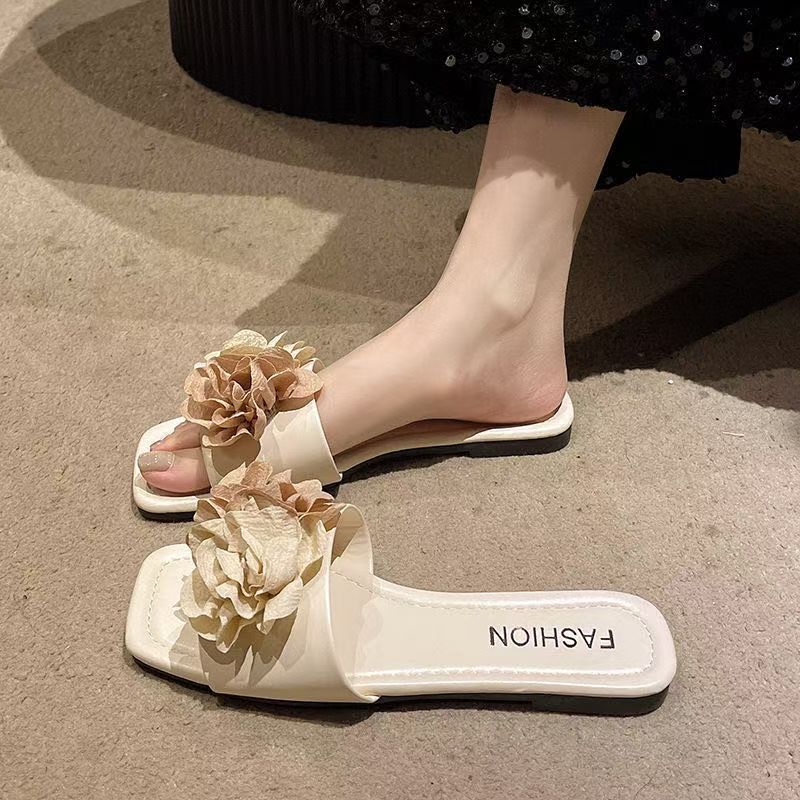 French retro flower women's summer wear beach sandals 2025 new new Chinese style with skirt flat-bottomed seaside slippers