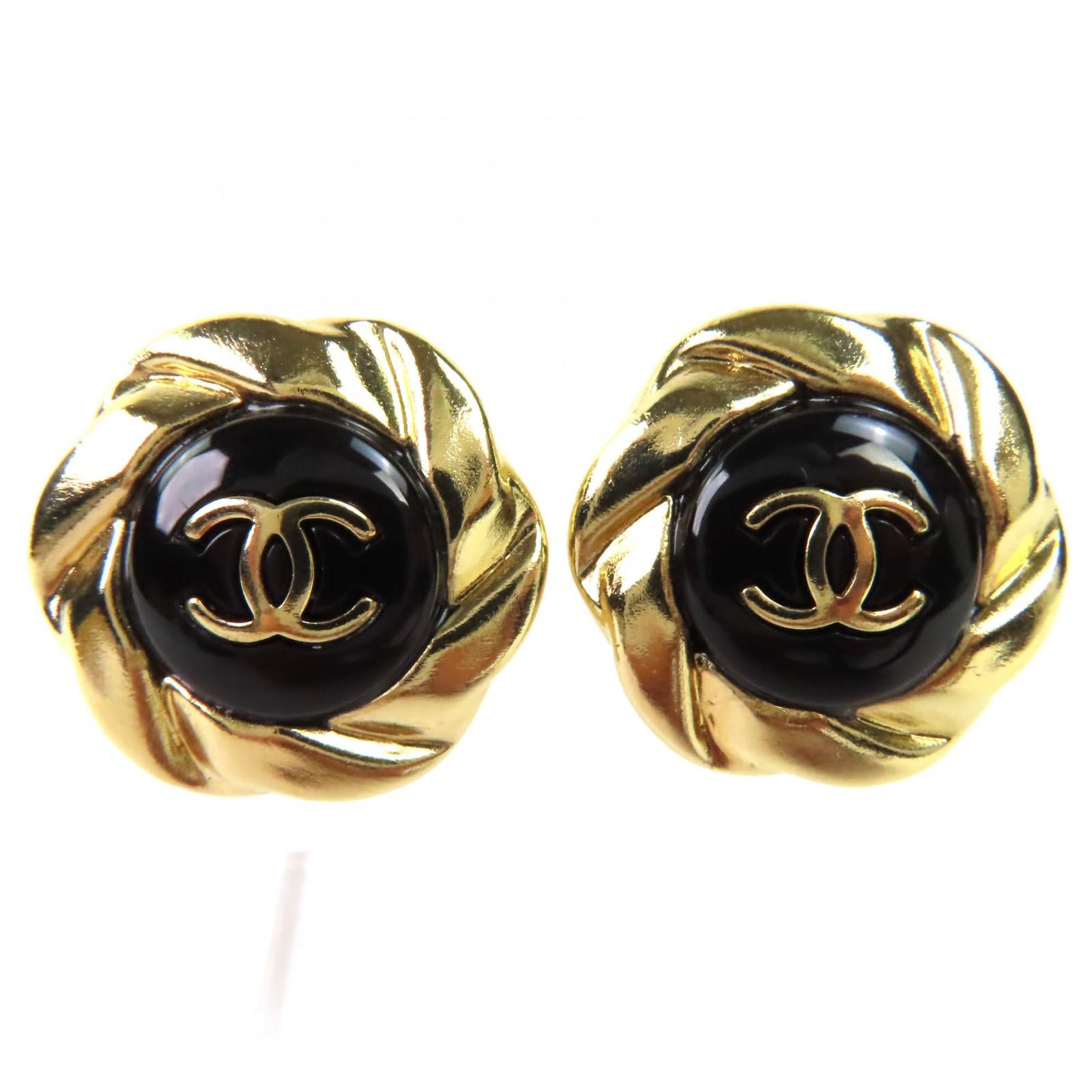 

Чудова сережка CHANEL золота Жіноча A22A Вживана