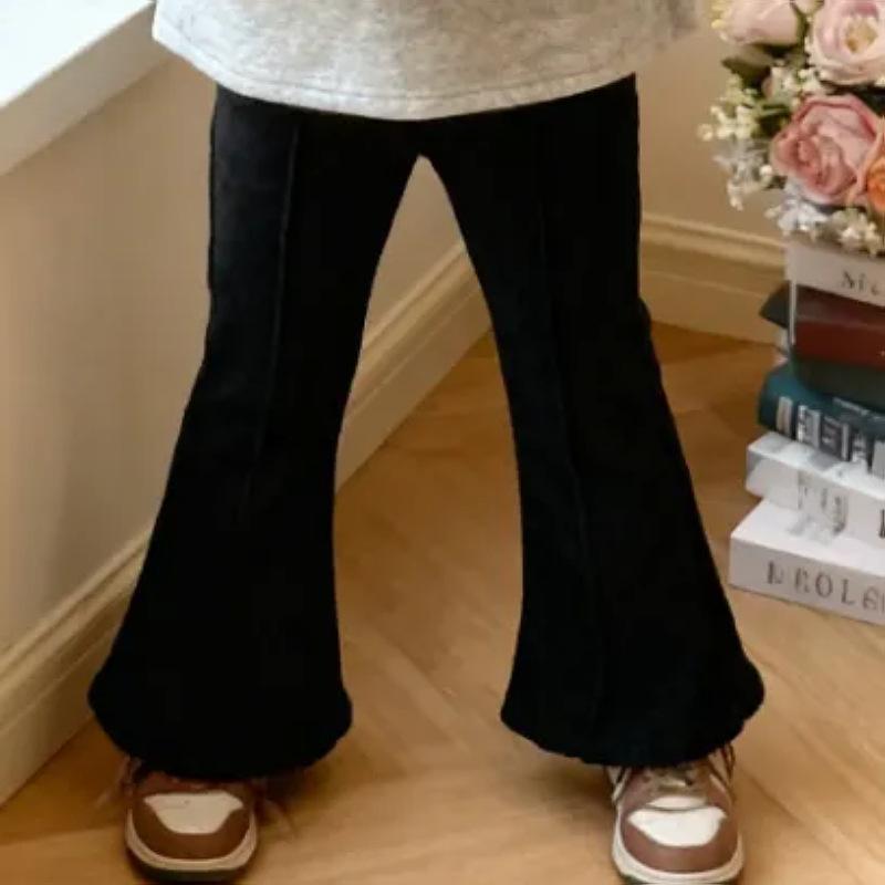 

Дитячий осінньо-зимовий 2025 року набір: Худі з мультяшним бантом та штани-кльош 100 cm