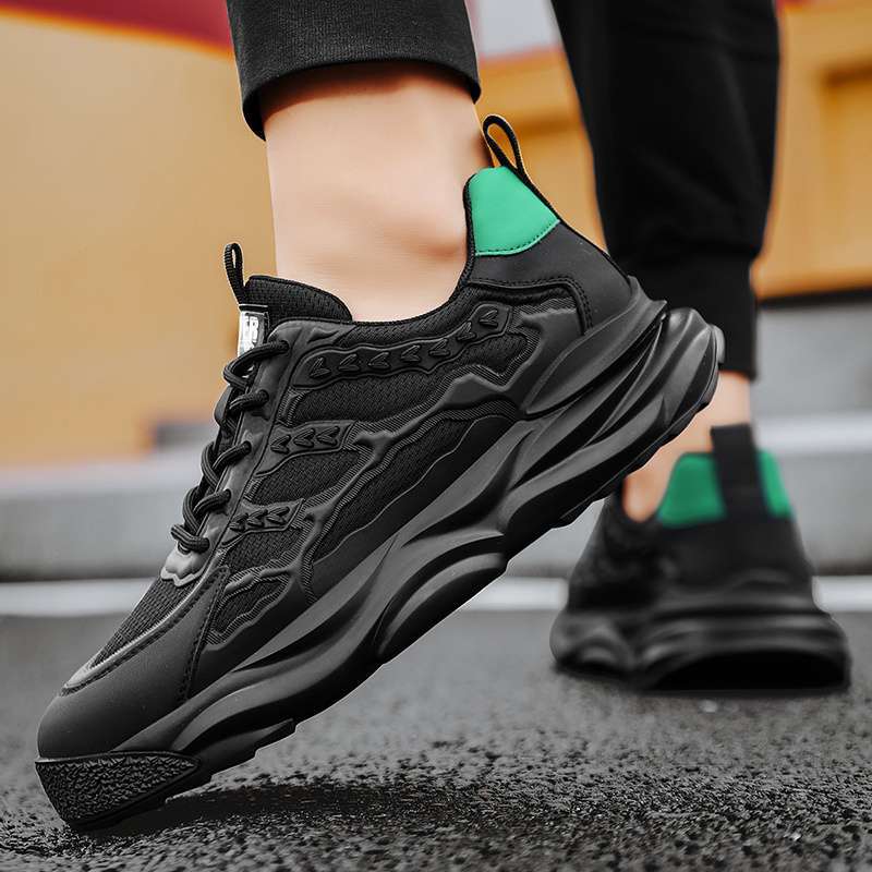 Men's shoes summer 2025 new breathable mesh youth running sports shoes casual non-slip heightening dad trendy shoes