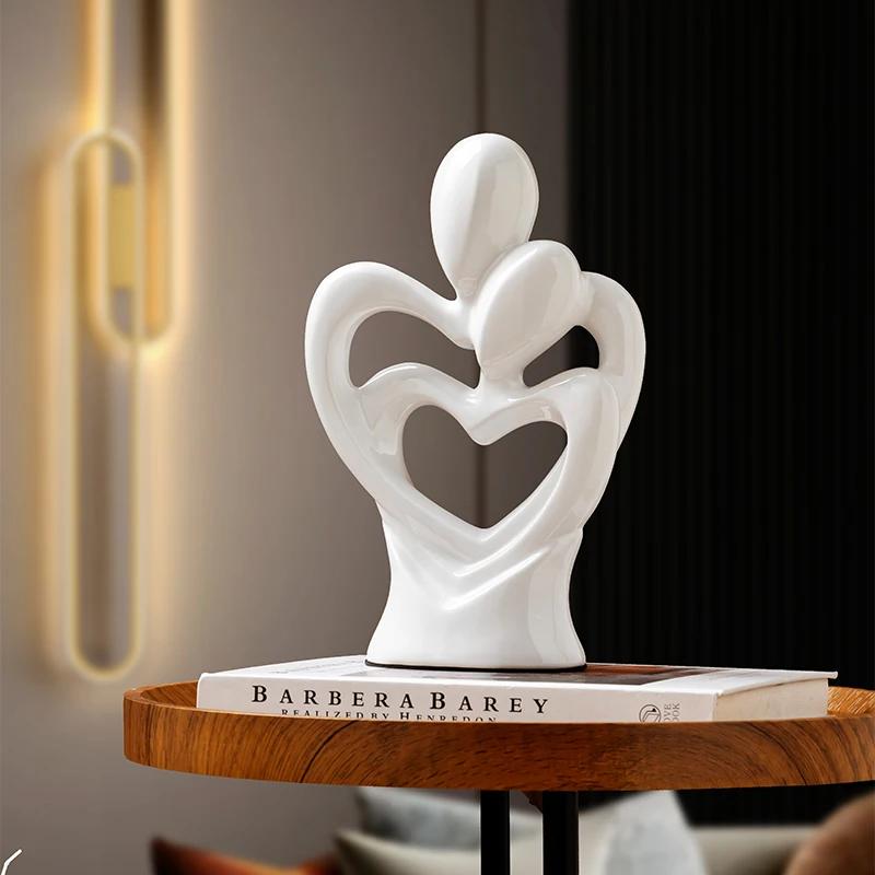 Minimalist couple statue Heart to Heart Couple Ornament Resin character sculptures Light luxury wedding gift home room decor
