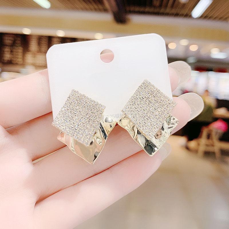 New Fashionable Diamond Earrings with Superb Charm, Unique Simplicity, and Internet Celebrity Earrings