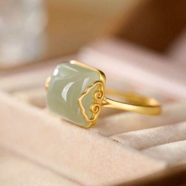 Elegant Retro Open Ring: Ethnic Style with Auspicious Cloud Pattern and Imitation Hetian Jade