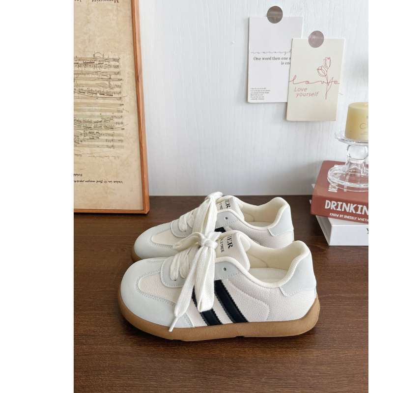 

Ретро немецкие тренировочные туфли женские 2025 новая осень взрыв моды универсальные повседневные маленькие белые туфли шикарные туфли на платформе с круглым носком прилив 35