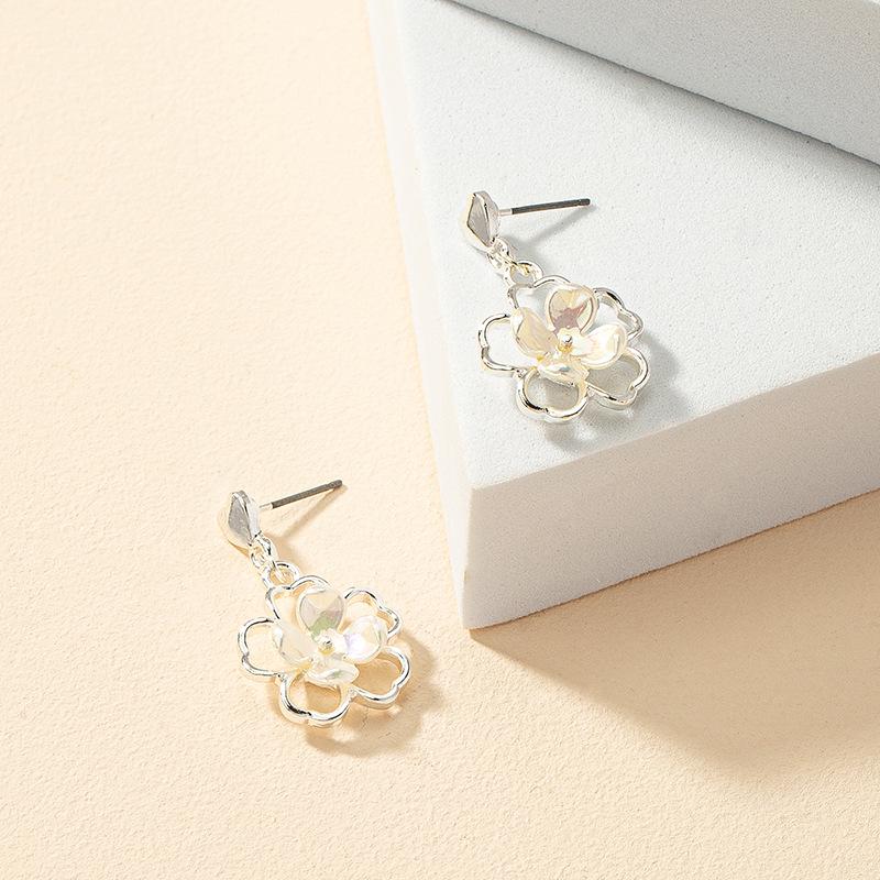 

Korean Style Heart & Pearl Stud Earrings: French Retro Flower Design, Simple Fashion Jewelry for Women