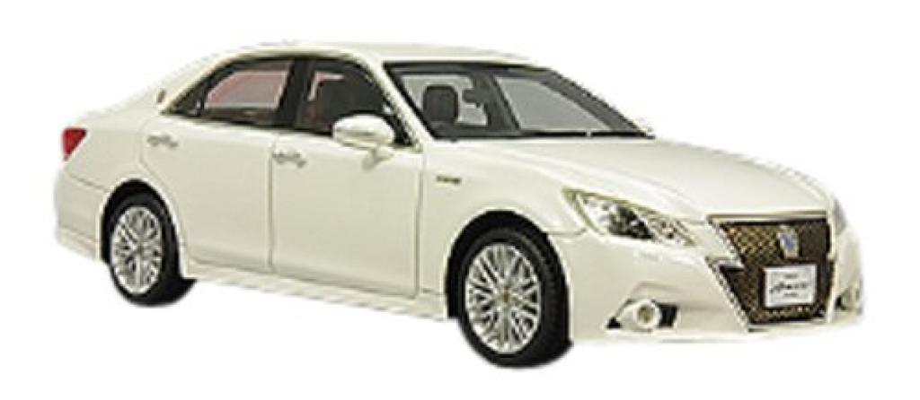 Scale Toyota Crown Hybrid Athlete S White Pearl Crystal Shine Finished Model LA-X 1/43