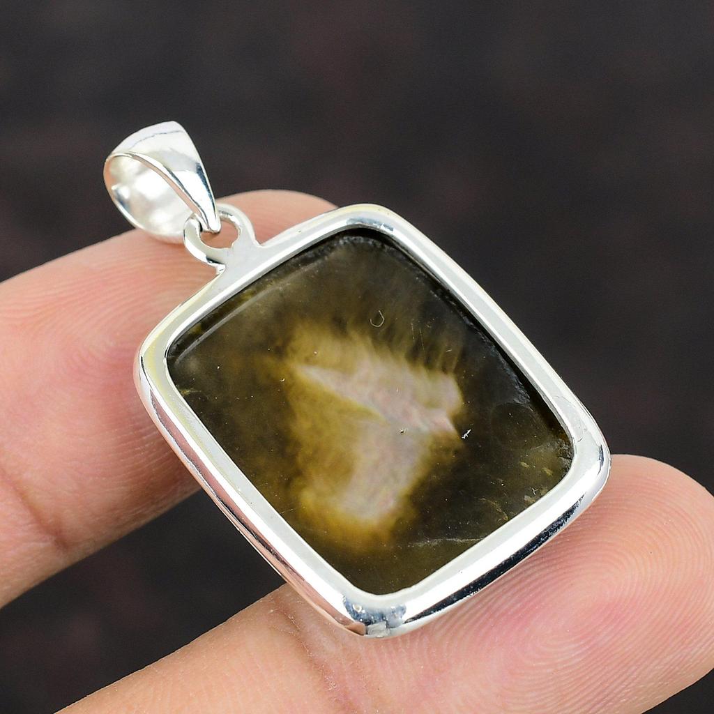 Přívěsek z perleti, pravý drahokam, ručně vyráběné výrazné šperky, stříbrný přívěsek 925, perleťové šperky, dárek pro maminku