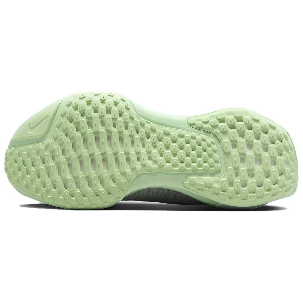 Nike ZoomX Invincible Run 3 Čistě platina Parní zelená Dámské DR2660-009