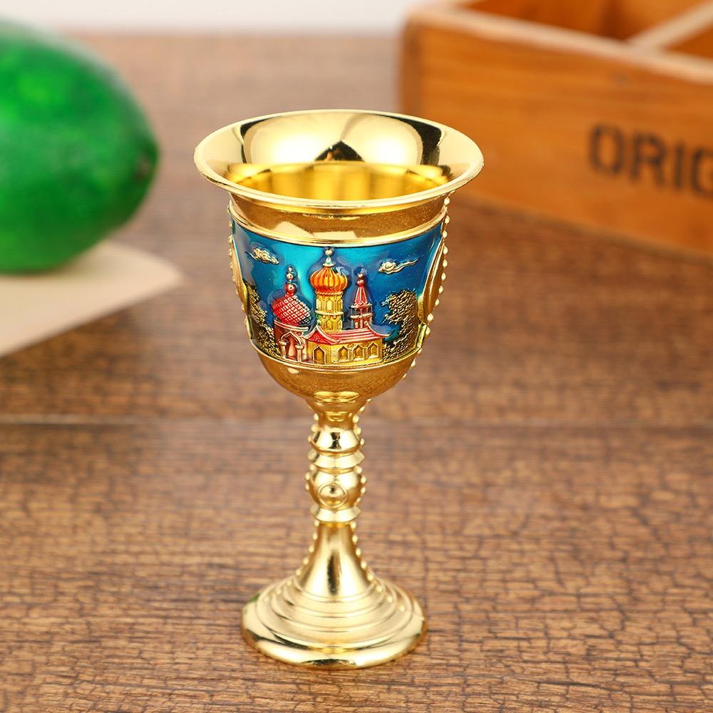 Europejski Wykwintny Zamek Puchar na Alkohole, Mini Szklanka do Wódki z Metalowym Reliefem, Przenośny Vintage Kielich, Dekoracja Pamiątkowa z Podróży, 1 szt.