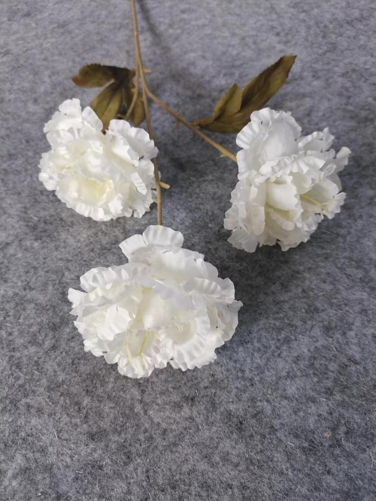 Weiße Hochzeitskapelle Decke Seidenblumen-Dekoration & Gangläufer