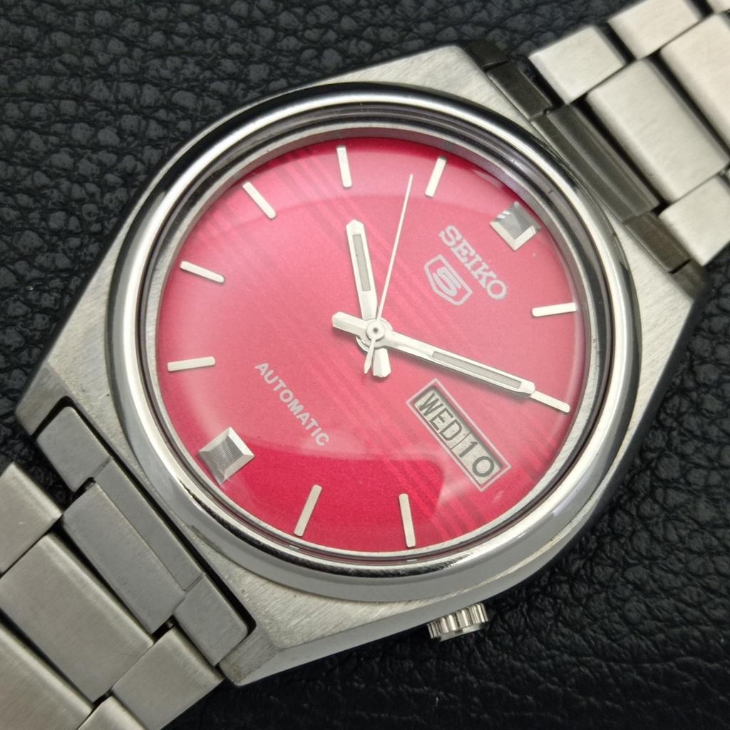 GENUINE VINTAGE SEIKO 5 AUTOMATIC 7009A JAPAN MENS RED DIAL WATCH A702404-5 R124-a702404