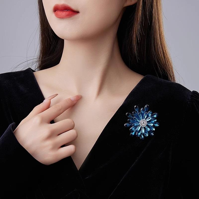 Canjing Blumenbrosche, eine hochwertige Damen-Luxus- und raffinierte Imitationskristall-Blumennadel