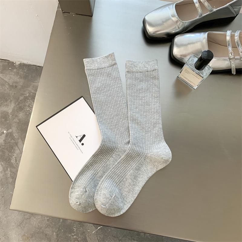 2024 Autumn/Winter Women's Mid-Tube Pile Socks - Japanese-Style Ankola Red Pull-Up Socks, Versatile for Any Outfit