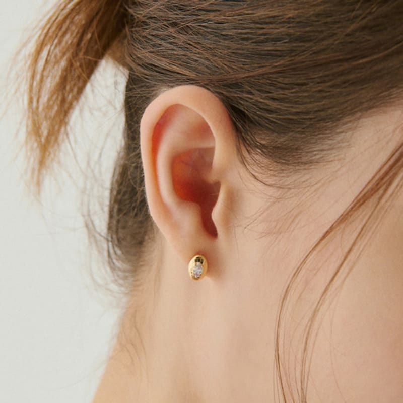 MAYBETOI 14k Frame Oval Marquise Cubic Earrings