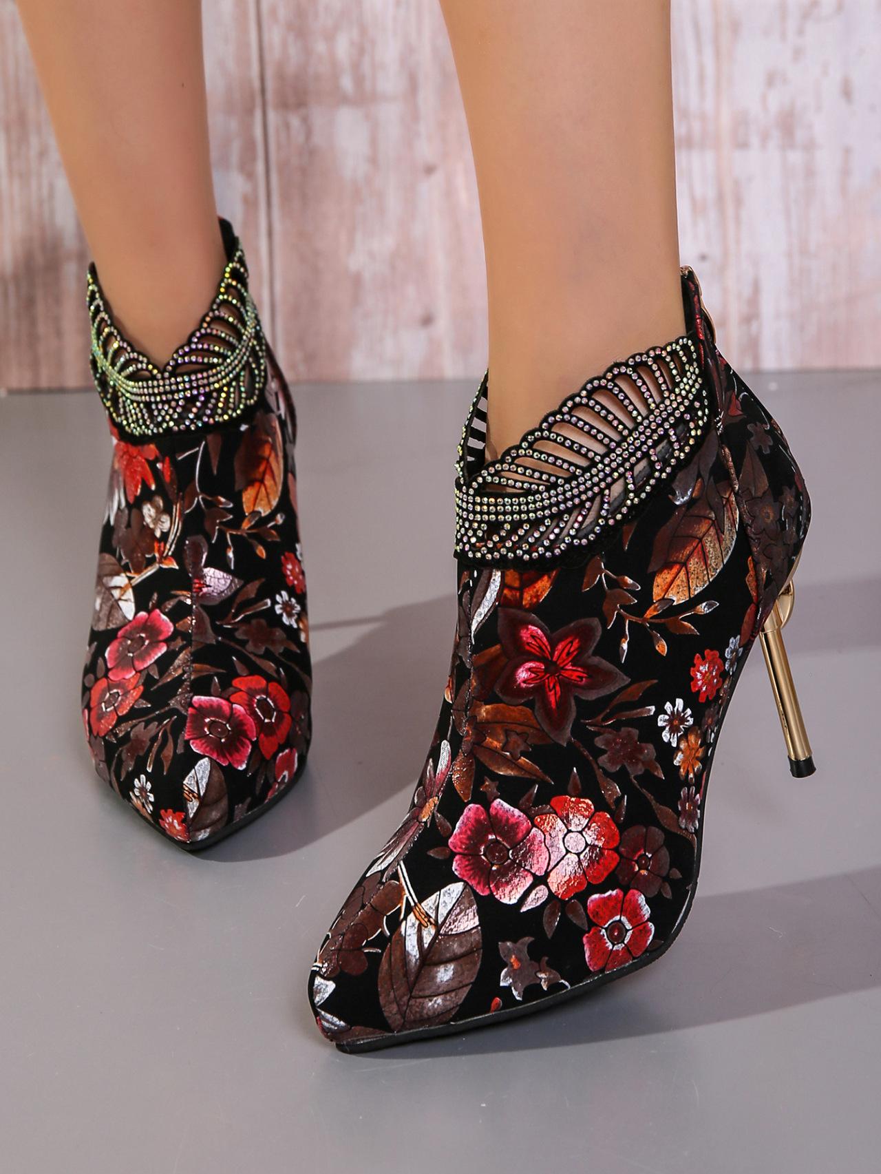 

Большие размеры 2024 весна и осень новые высокие каблуки старинные кожаные сапоги вышитые тонкий каблук сумка головной убор модная обувь 34 бордовый