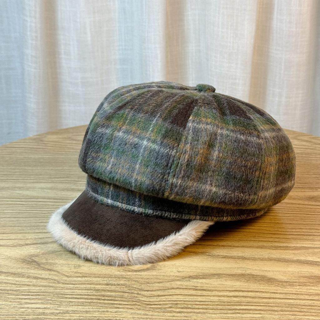 Retro Plaid Plush Star Anise Beret Female Autumn and Winter Warm Painter Hat