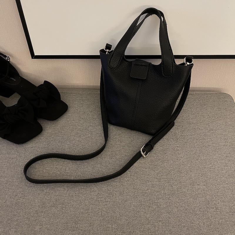 

Женская сумка с крокодиловым узором, маленькая квадратная сумка, популярная сумка, модная универсальная сумочка, нишевая, высококлассная, на одно плечо, через плечо