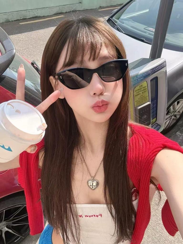 Stylish Retro Metal Cat-Eye Sunglasses for Women – High-End Fashion Brand