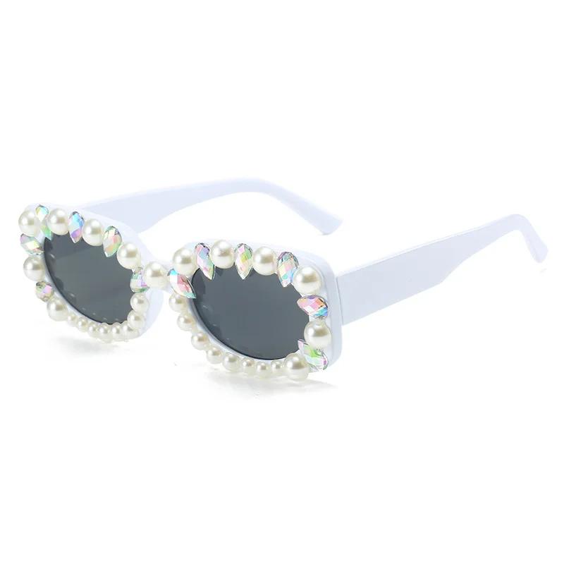 Fashion Vintage Pearl Sunglasses Women Punk Luxury Designer Diamond Square Shades UV400 Trendy Elegant Ladies Sun Glasses