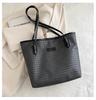 Women's Large Capacity Checkered Shoulder Tote Bag 2025 - Small, Stylish, Hot Selling Commute Bag