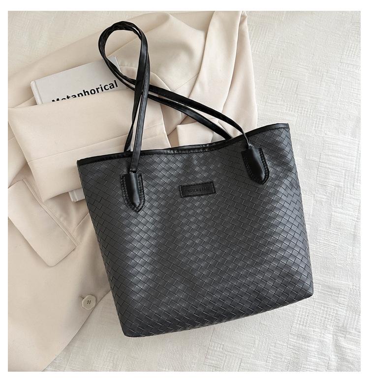 Women's Large Capacity Checkered Shoulder Tote Bag 2025 - Small, Stylish, Hot Selling Commute Bag