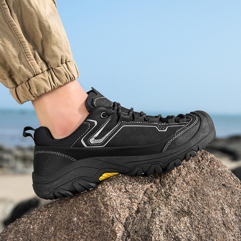 Men's Low-top Hiking Boots Outdoor Casual Sneakers