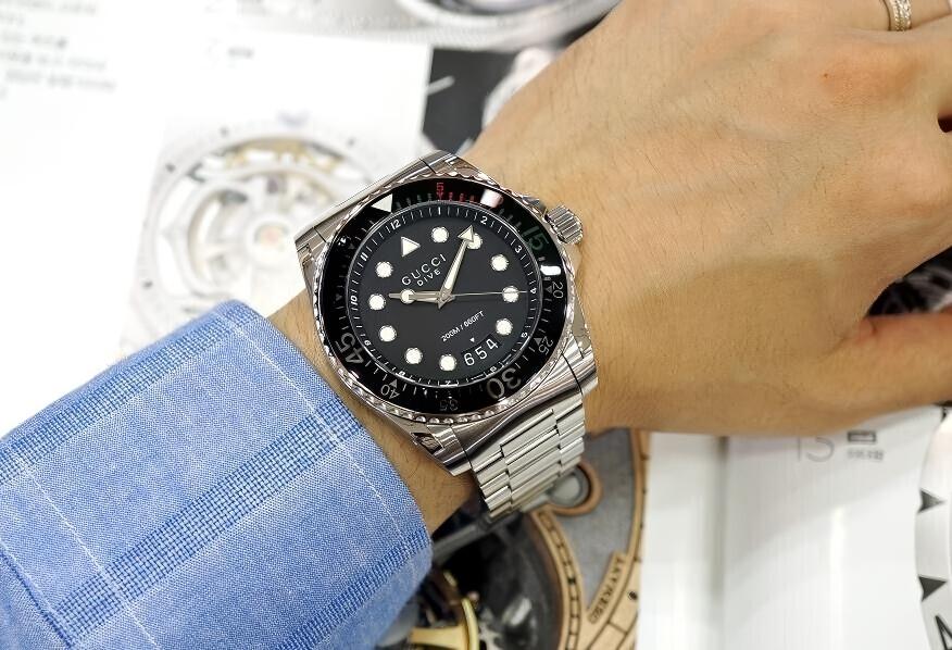 Gucci YA136208 Men's Watch