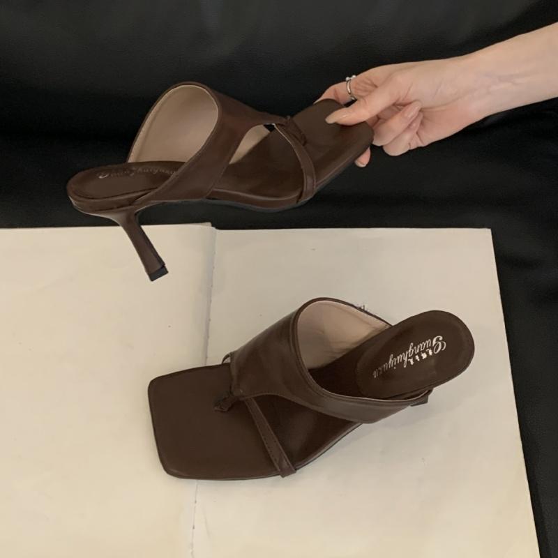 

Fashion Rubber Flip Flops Beach Shoes Med Woman s Slippers Luxury Slides Hawaiian Sabot Silver 2025 Designer Shoes Slippers Casual 35 светло-коричневого