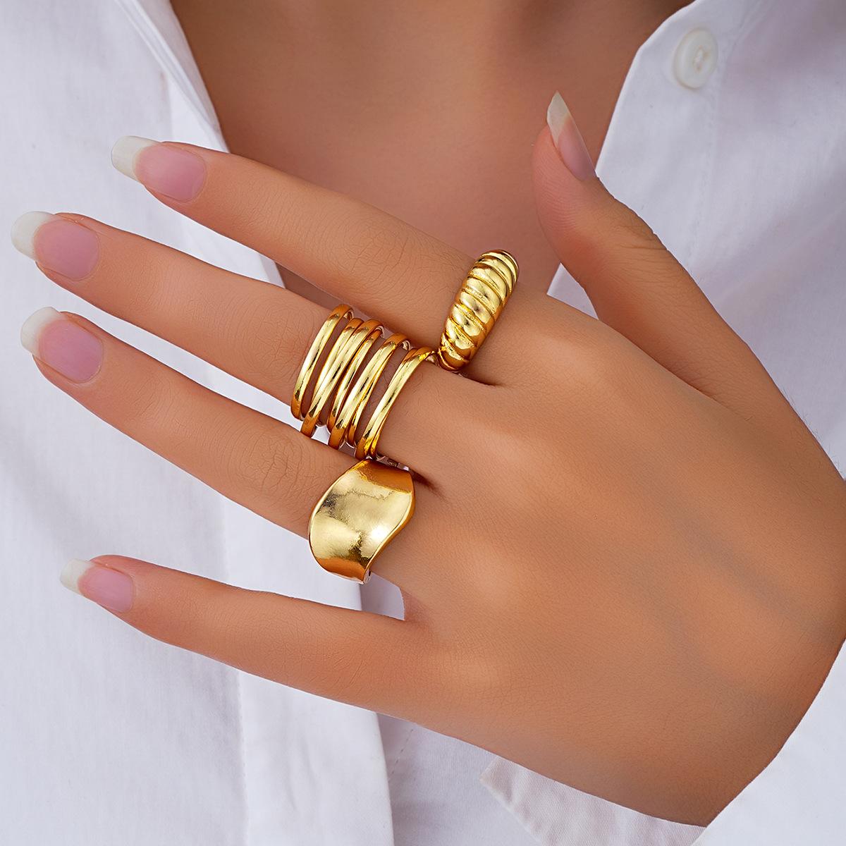 

Fashion Gold Plated Irregular Pearl Ring Set for Women Vintage Stackable Wave Twist Geometric Rings Aesthetic Jewelry Gifts 2026