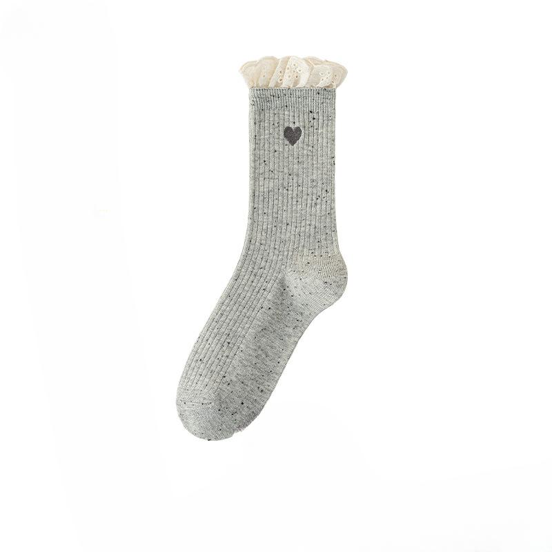Female Autumn and Winter Love Embroidered Lace Breathable Sweat Absorbent Tube Pile Pile Cotton Socks
