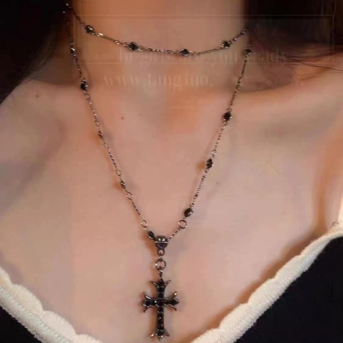 

Dark Niche Черный бисерный двойной крест Spice Girl ожерелье с плиссированной кожаной пряжкой воротник ключица длинный модный