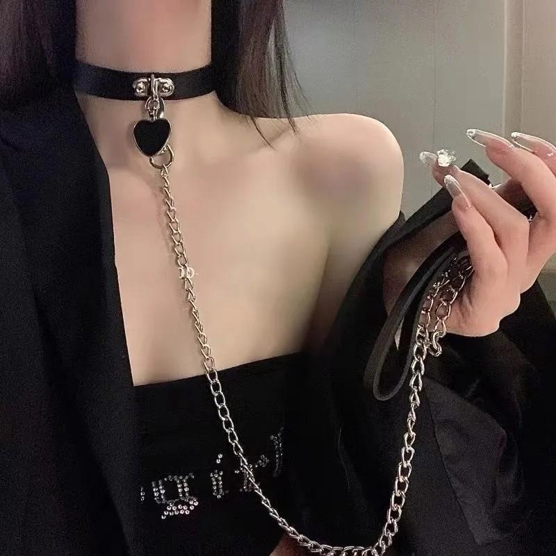 Sexy doplňky Love obojek s řetízkem na vodítko