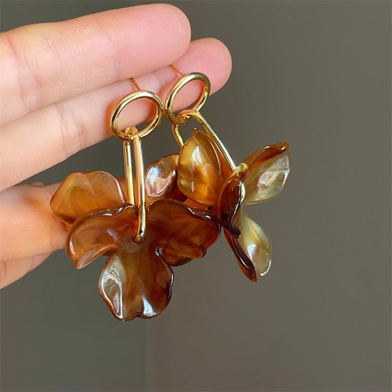 

Модні висячі сережки для жіночих прикрас коричневий