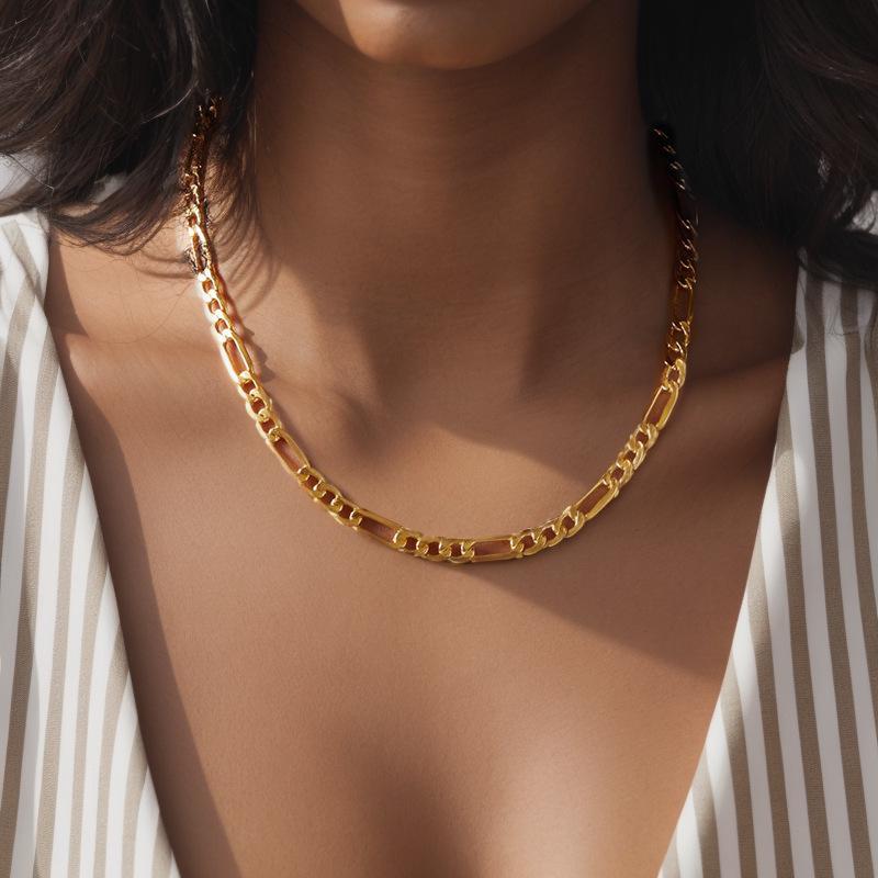 European Style Gold Clavicle Chain Necklace: Thick Chain, Niche Design, Non-Fading, Hypoallergenic.