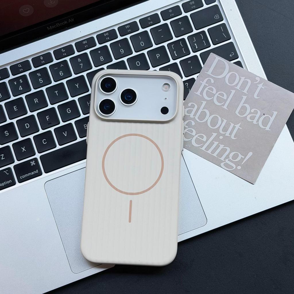 Corrugated Magnetic iPhone 17 Pro Max Skin-Feel PC Drop-Proof Protective Case