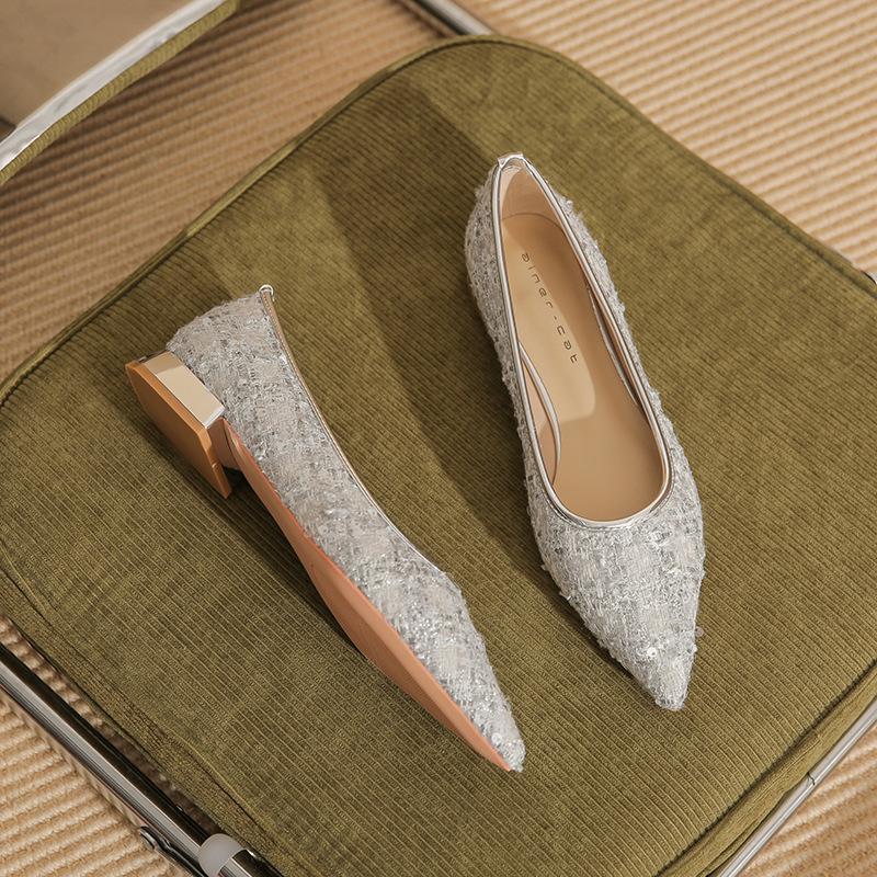 

29808 [sheepskin] flat shoes women s spring 2025 new pointed sequins temperament low heel shallow mouth single shoes 39